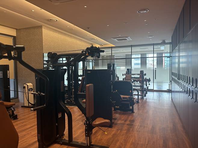 ‘르피에드’ 오피스텔 3층에 마련된 공용관의 헬스장 모습. 정주원 기자
