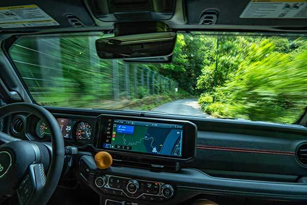 양방산으로 올라가는 도로. 많이 가파르다. 올라갈 땐 운전석에 누워서 간다는 기분이 들었다.