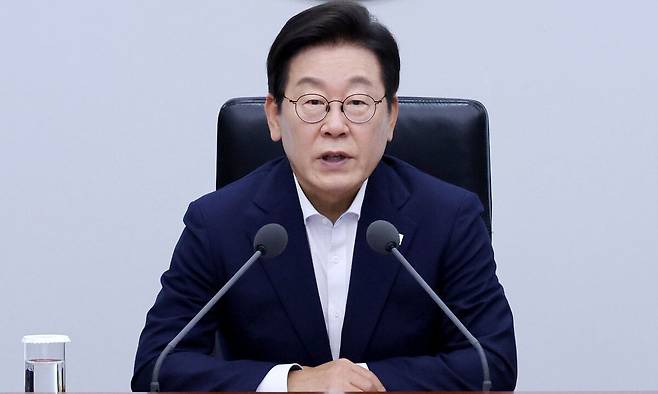 이재명 대통령이 14일 서울 용산 대통령실 청사에서 열린 제7차 수석보좌관회의에서 발언하고 있다. 대통령실통신사진기자단