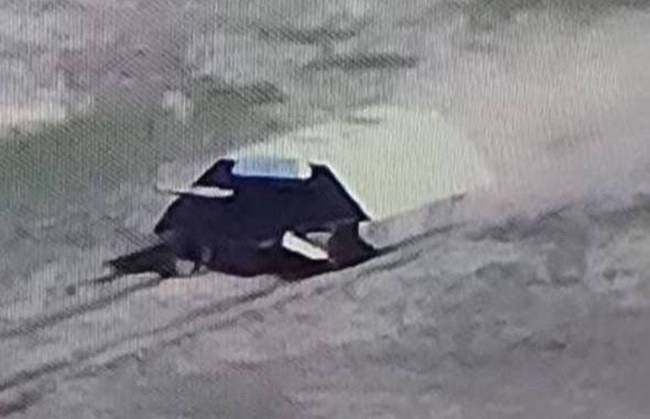 거북이처럼 껍질을 두른 러시아군 탱크. 영상 캡처