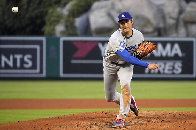 LA 다저스 오타니가 14일 LA 에인절스전에 선발 등판, 역투하고 있다. AP연합뉴스
