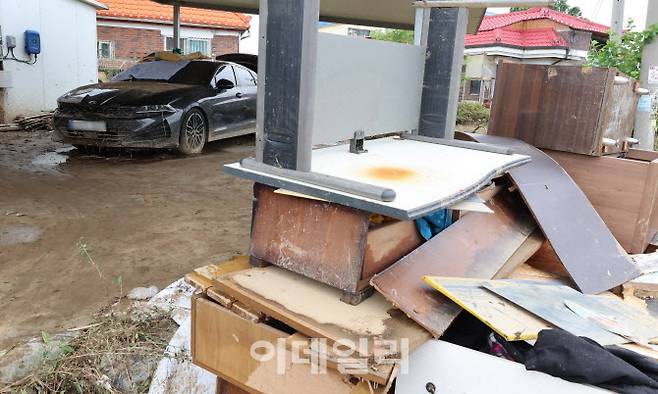 지난달 20일 집중호우에 침수 피해가 발생한 충남 아산시 염치읍 일원. (사진=방인권 기자)