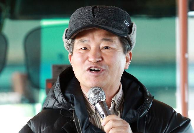 ‘새 박사’로 이름을 널리 알린 윤무부 경희대 생물학과 명예교수가 15일 별세했다. 연합뉴스