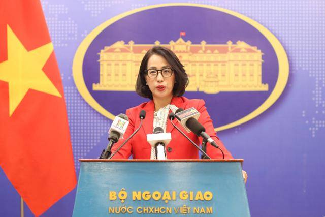 팜투항 베트남 외교부 대변인이 14일 하노이 국제회의장에서 열린 기자간담회에서 또럼 서기장의 방한 성과에 대해 설명하고 있다. 하노이=허경주 특파원