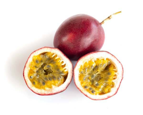 여름이 제철인 패션프루트는 단백질, 항산화 성분, 식이섬유가 풍부하다./사진=게티이미지뱅크