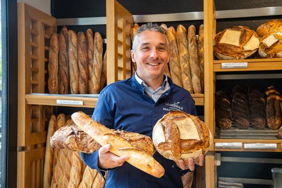 올해의 바게트 챔피언, ‘라 파리지엔’의 미카엘 레이들레 셰프.
