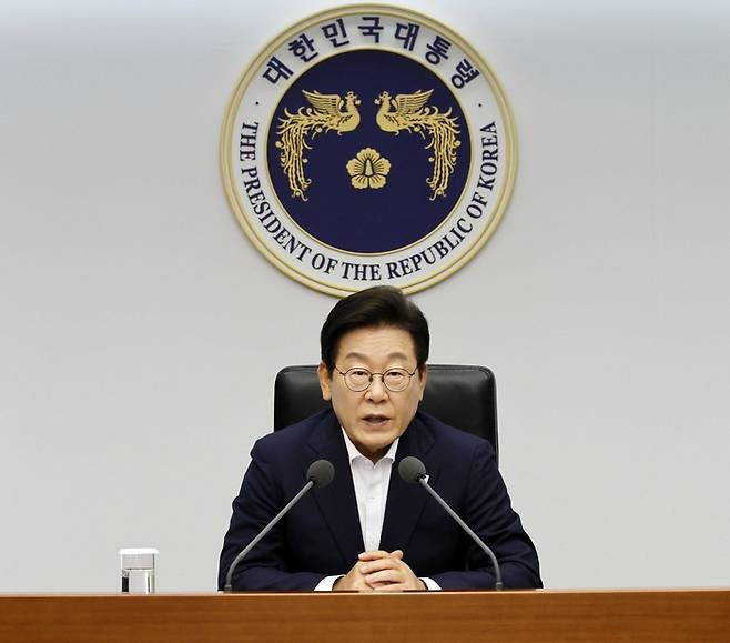 이재명 대통령이 14일 서울 용산 대통령실 청사에서 열린 제7차 수석 보좌관회의에서 발언하고 있다. 김호영 기자