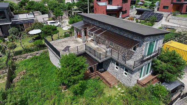 경매에 나온 경기 양평군 강상면 교평리의 2층 단독주택. [사진=이건욱PD]