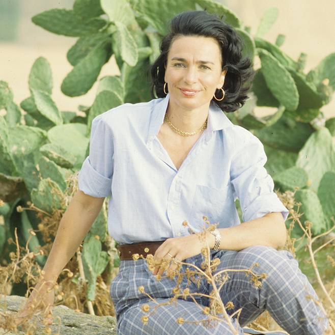 가브리엘라 안카 랄로. 홈페이지