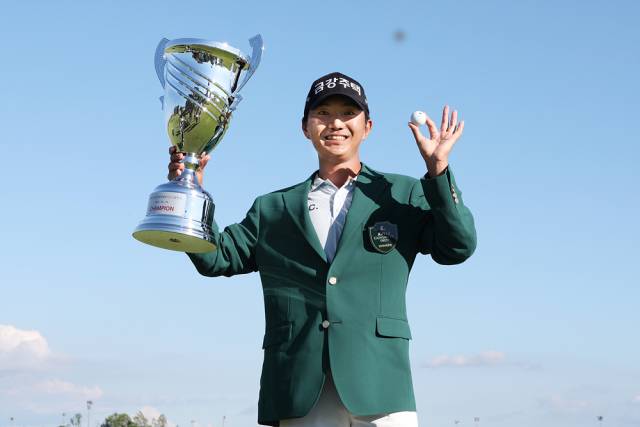 6월 말 군산CC 오픈에서 시즌 2승째를 달성한 옥태훈. 사진 제공=KPGA