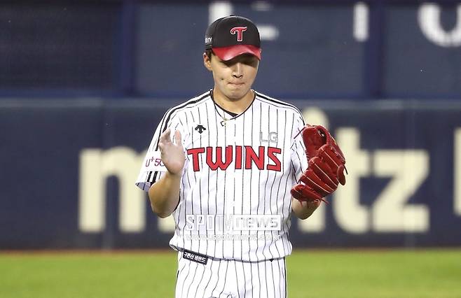 ▲ 빠른 공을 던질 수 있는 우완이라는, LG 선발진의 보완점을 가져다 줄 수 있는 이민호 ⓒ 곽혜미 기자