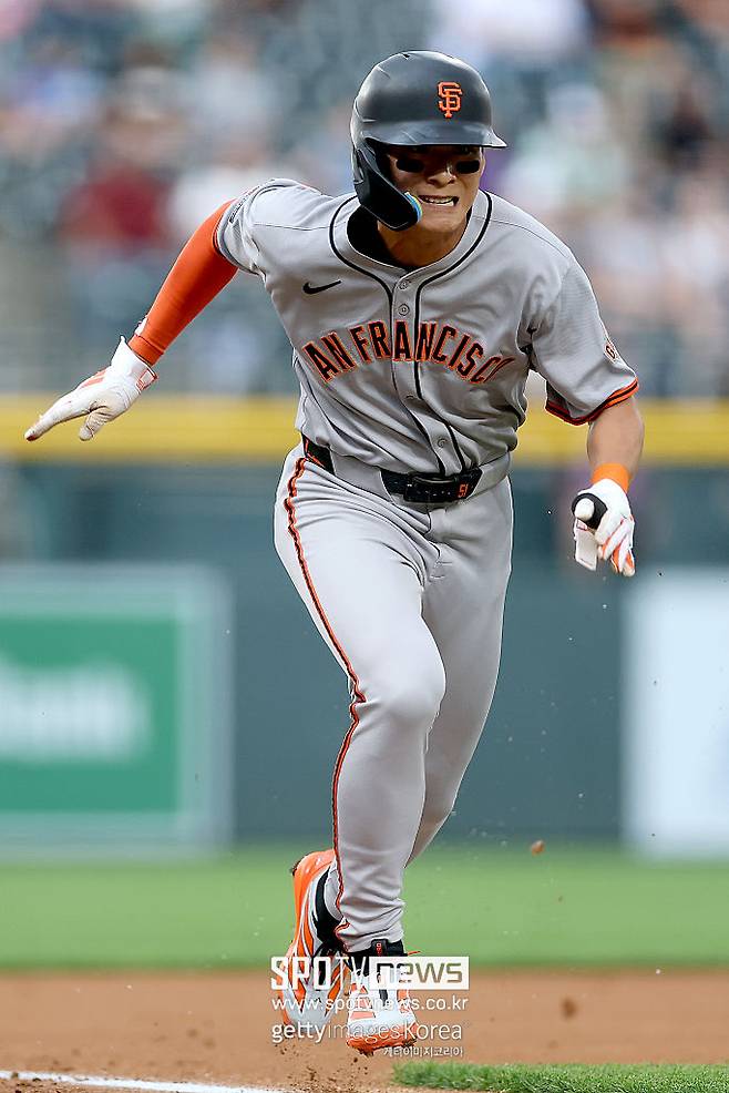 ▲ 주루하는 이정후.