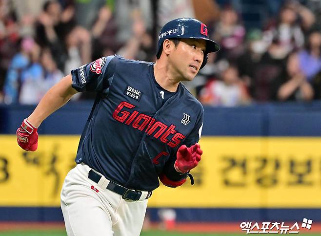 햄스트링 부상으로 지난 6일 1군 엔트리에서 말소된 롯데 자이언츠 캡틴 전준우. 사진 엑스포츠뉴스 DB