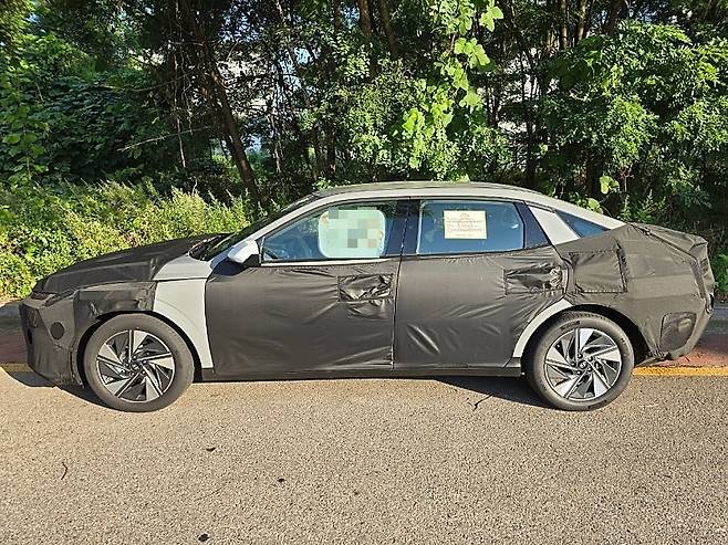 현대차 '아반떼 풀체인지' 테스트카 (출처 : 오토스파이넷)