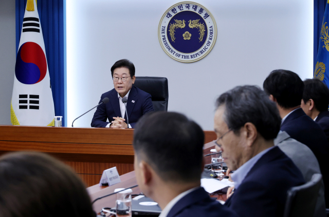 대통령 주재 수석보좌관 회의(사진=연합뉴스)