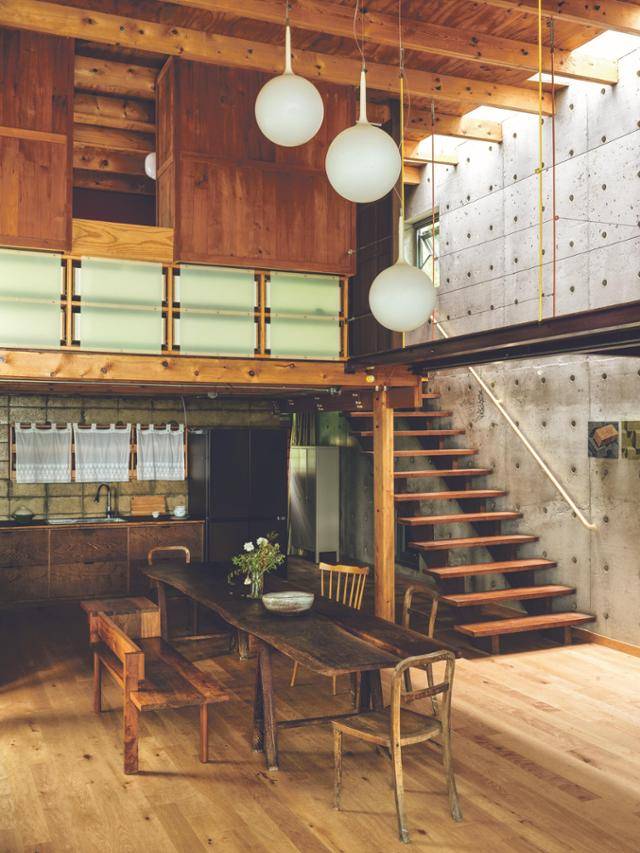 경기 양평군 산속에 자리한 도예가 이헌정의 집. 한길사 제공