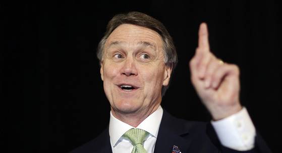 조지아주 상원의원 시절 총 2398건의 주식 거래로 구설수에 오른 데이비드 퍼듀. [중앙포토]