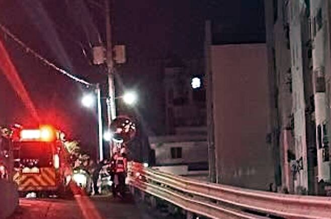 ▲아파트 붕괴 위험 신고에 한밤중 대피 소동[연합뉴스]