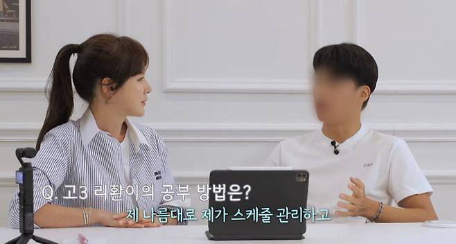 [서울=뉴시스] 이혜원(왼쪽), 안리환. (사진=유튜브 채널 '제2혜원' 캡처) 2025.08.16. photo@newsis.com *재판매 및 DB 금지