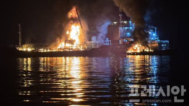 ▲여수 선박 화재 현장. 2025.8.16.ⓒ여수해경