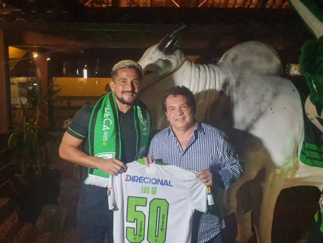 ▲ 한때 중국 축구대표팀을 중심을 이루던 귀화선수 엘케손, 알란, 페르난두, 리커 등은 이제 없다. 엘케손은 은퇴 가능성이 있고, 알란과 페르난두는 소속팀이 없다. 굴라트와 알로이시우는 브라질로 돌아간지 오래다. 1세대 귀화 선수들과 연결고리가 사라졌다고 느끼던 중국이 알로이시우의 여전한 충성심에 감동의 눈물을 흘렸다. ⓒ 아메리카 미네이루