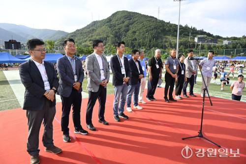 ◇한국실업육상연맹, 강원특별자치도육상연맹, 평창군육상연맹이 함께 마련한 2025 HAPPY700평창 대관령 전국 하프마라톤대회가 17일 대관령면 일원에서 전국 실업 육상선수 150명과 전국 육상 동호인 2,000여 명이 참가한 가운데 펼쳐졌다.