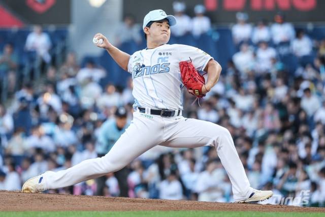 NC 다이노스 김녹원이 17일 창원NC파크에서 열린 한화 이글스와의 홈경기에서 역투하고 있다./NC 다이노스/