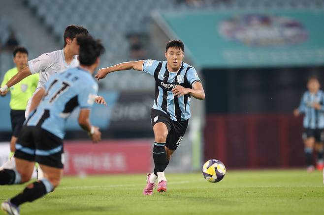 천안종합운동장/ K리그2/ 천안시티FC vs 부산아이파크/ 천안 이정협/ 사진 하서영