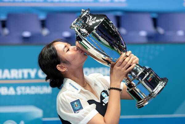 최근 2개 대회 연속 우승으로 김가영과의 라이벌 구도를 다시 세우고 있는 스롱 피아비. ⓒPBA