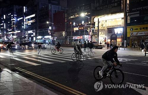 ◇위험천만한 자전거 운행. 사진=연합뉴스