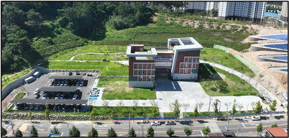 사화공원 평생학습관 모습./창원시