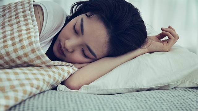 비타민 D가 부족하면 쉽게 피로해지고 근육통, 관절통 등이 발생할 수 있다|출처: 클립아트코리아