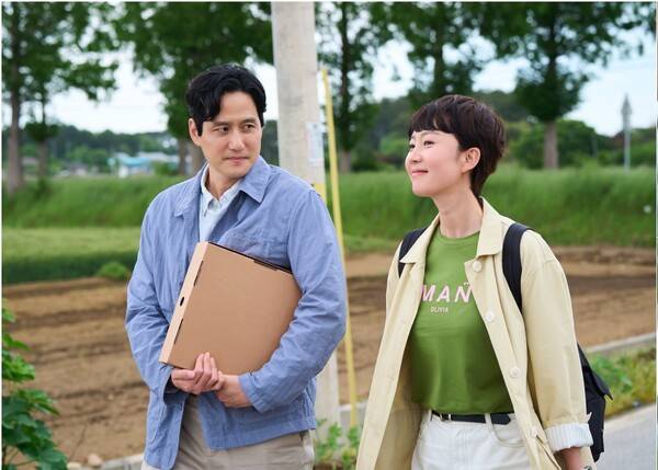 tvN '첫,사랑을 위하여' 염정아(오른쪽)와 박해준./ 사진제공=tvN