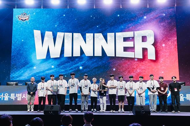 제17회 대통령배 KeG 종합 우승을 차지한 서울특별시 선수단 모습.  사진 | 한국e스포츠협회