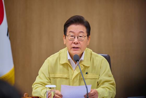 이재명 대통령이 18일 서울 용산 대통령실 청사에서 열린 제37회 국무회의에서 발언하고 있다. 사진 대통령실