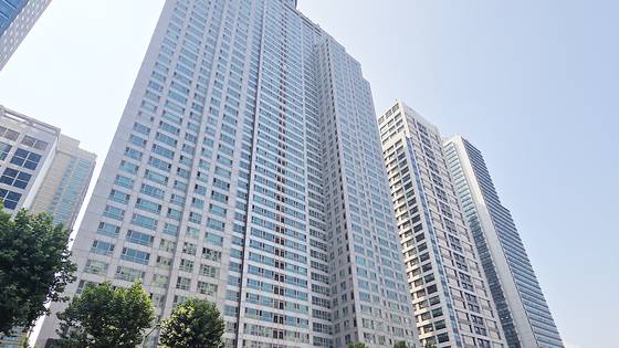 서울 강남구 도곡동 주상복합아파트촌에 있는 아카데미스위트 아파트. 한 집주인이 이 아파트를 120채 보유하고 있었다. 함종선 기자