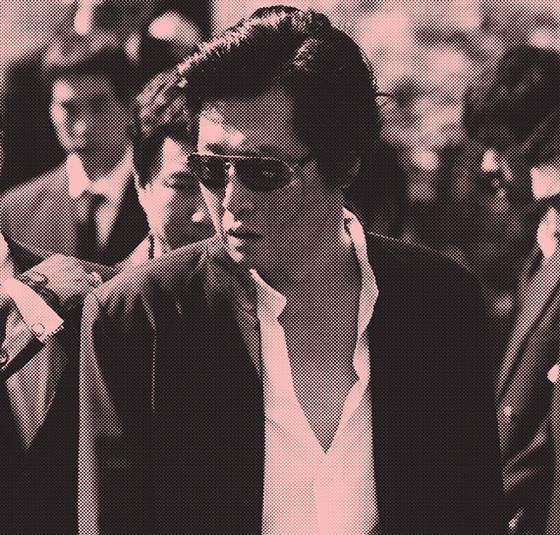 전국의 화투판을 휩쓸며 도박과 사기를 예술의 경지까지 끌어올린 일명 타짜들의 한판 승부를 다룬 영화 ‘타짜’의 한 장면. [중앙포토]