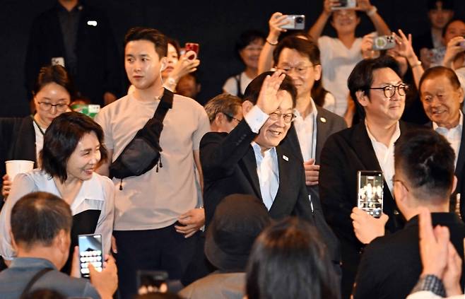 ▲ 영화관 찾은&nbsp;이재명&nbsp;대통령 [연합뉴스]&nbsp;