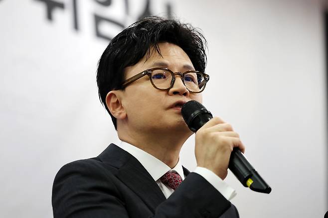한동훈 전 국민의힘 대표가 지난 11일 광주의 한 호텔에서 열린 김화진 국민의힘 전남도당위원장 취임식에서 축사하고 있다. 연합뉴스