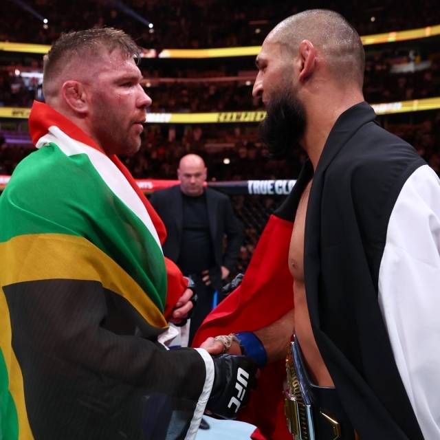 드리커스 뒤플레시는 17일(한국시간) 미국 일리노이주 시카고 유나이티드 센터에서 열린 함자트 치마에프와의 UFC 319 메인 이벤트 미들급 타이틀전에서 5라운드 만장일치 판정 패배했다. 사진=X