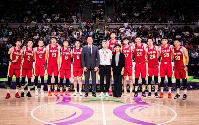 준우승을 차지한 중국 선수들. /FIBA 제공
