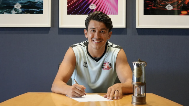 선덜랜드와 재게약을 체결한 루크 오나이언. /선덜랜드