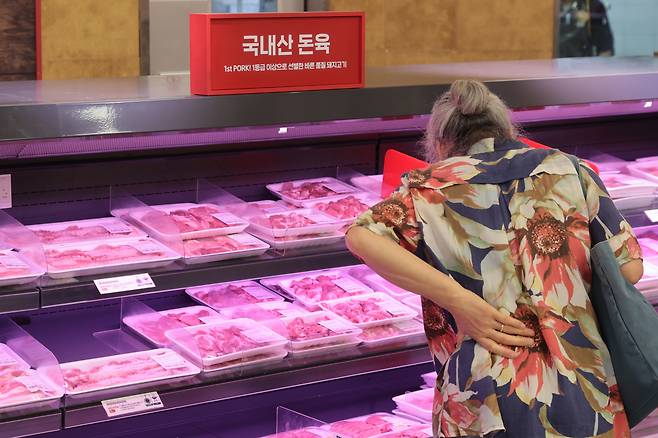 사진은 서울 시내 대형마트 돈육 판매대 모습. [연합]