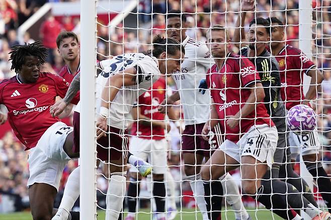 [맨체스터=AP/뉴시스]맨유, EPL 개막전서 아스널에 패배. 2025.08.17.