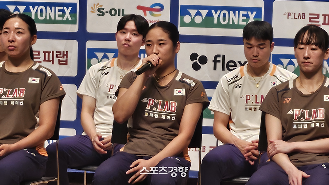 배드민턴 여자 단식 대표 안세영이 18일 진천선수촌에서 열린 미디어데이에서 세계선수권 대회 각오를 밝히고 있다.