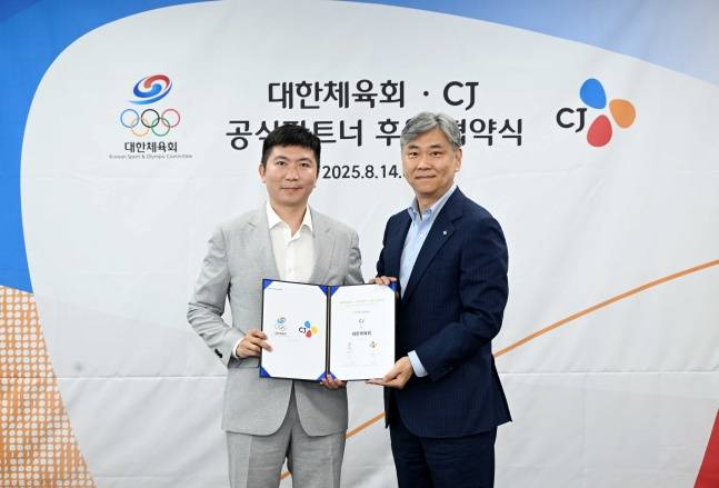 유승민 대한체육회장(왼쪽). /사진=대한체육회 제공