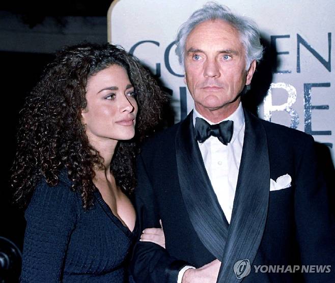 1995년 한 여성과 함께 골든글로브 시상식 참석한 테런스 스탬프 [로이터 연합뉴스 자료사진. 재판매 및 DB 금지]