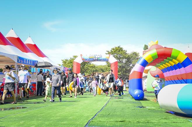 영강체육공원물놀이축제장 모습. /문경시 제공