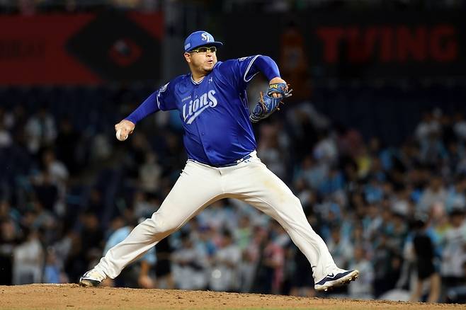 19일 오후 6시30분 창원 NC파크에서 열린 '2025 신한 SOL 뱅크 KBO리그' 삼성 라이온즈와 NC 다이노스 경기에서 아리엘 후라도가 호투 중이다. <삼성 라이온즈 제공>