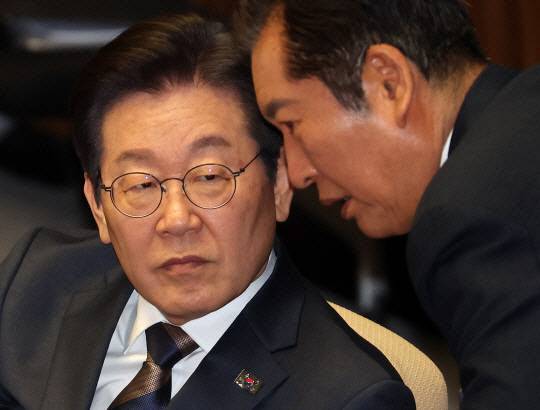 이재명 대통령, 정청래 더불어민주당 대표.(사진=연합뉴스)
